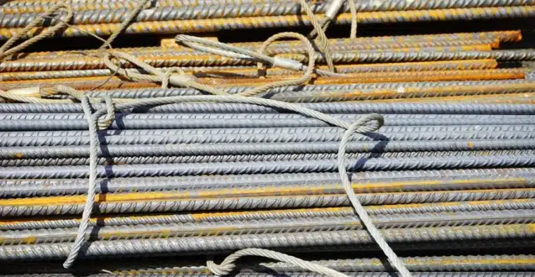 recykling metalu, recykling metali, zrównoważona przyszłość, ochrona środowiska, surowce naturalne, odzysk surowców, segregacja odpadów