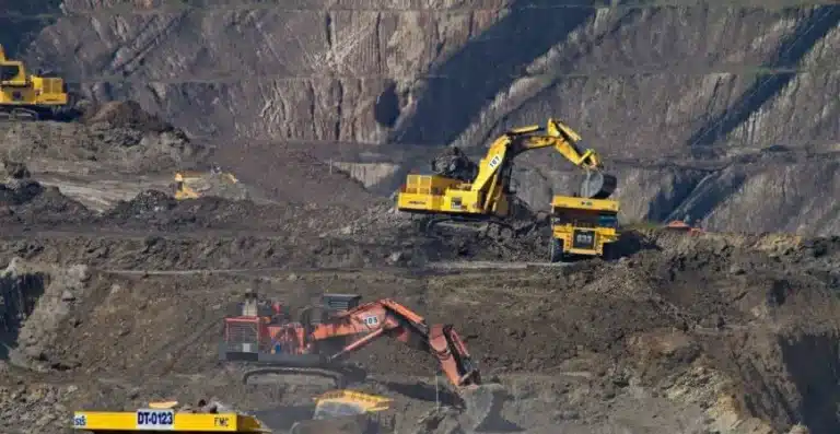recykling metali, korzyści z recyklingu, wydobycie vs recykling, przemysł metalowy, złom metalowy, dostawcy metali z recyklingu