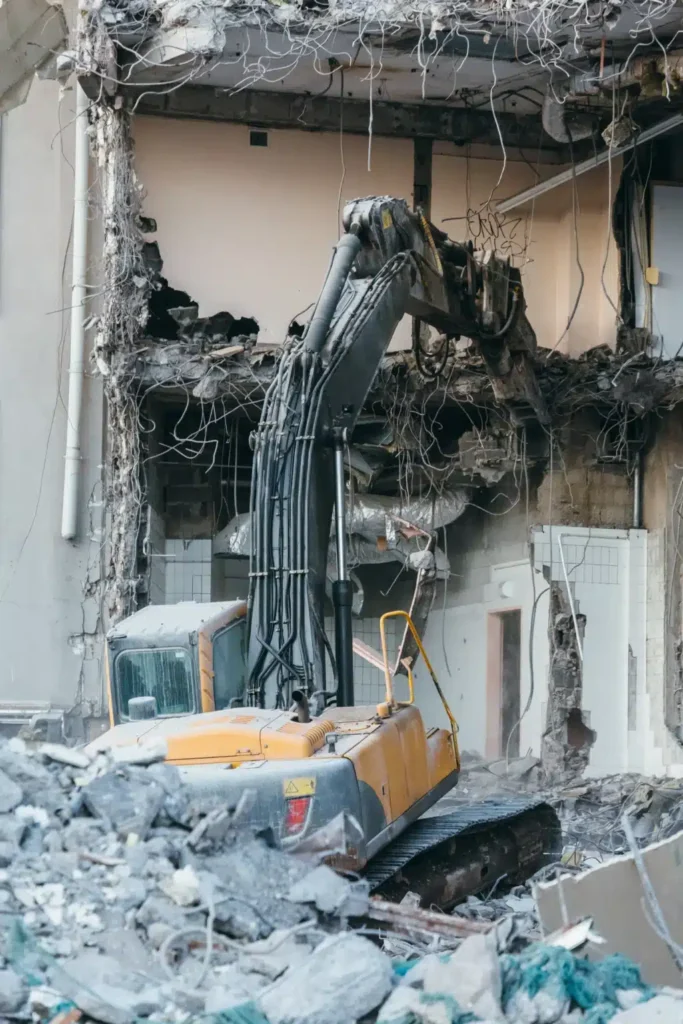 audyt odpadów budowlanych odbiór złomu dla firm budowlanych odpady budowlane w Londynie recykling odpadów z rozbiórek recykling złomu metalowego