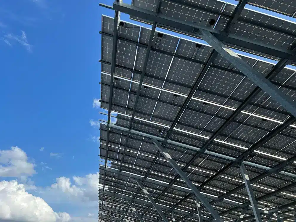 metale z recyklingu, energia słoneczna, energię słoneczną