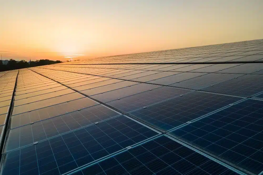 metale z recyklingu, energia słoneczna, energię słoneczną